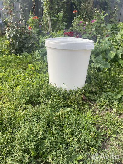 Ведро пластиковое с крышкой 30 литров
