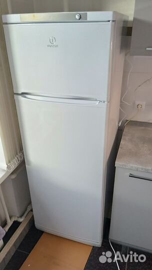 Холодильник Индезит двухкамерный