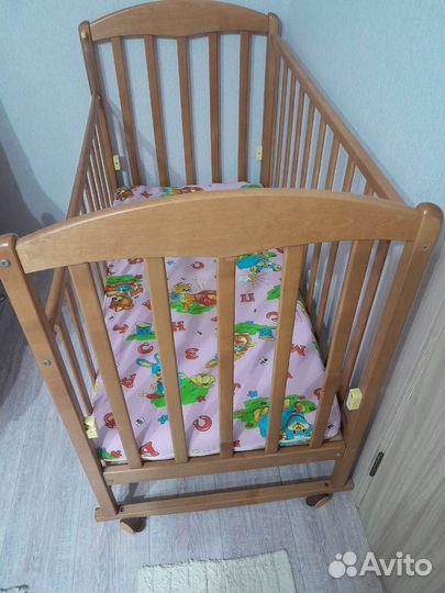 Детская кроватка