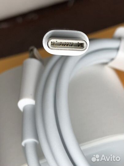 Оригинальная зарядка на iPhone 20w