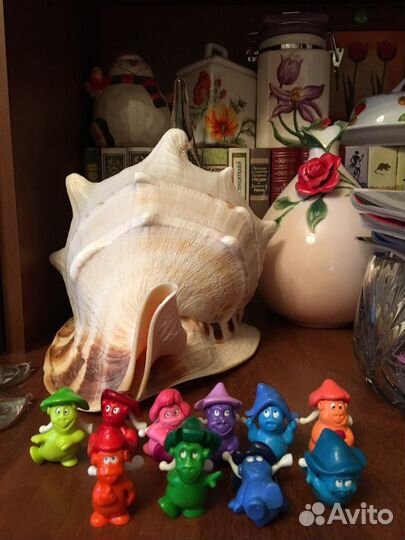 Много игрушек, смотрите все фото