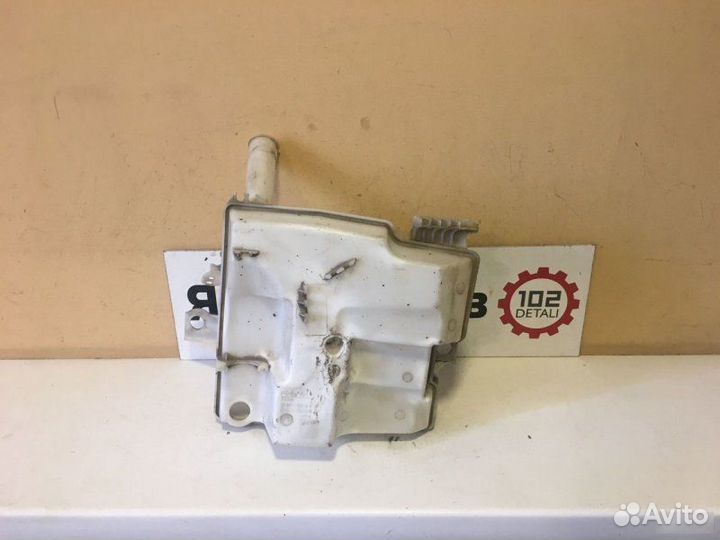 Бачок омывателя лобового стекла Ford Focus 3