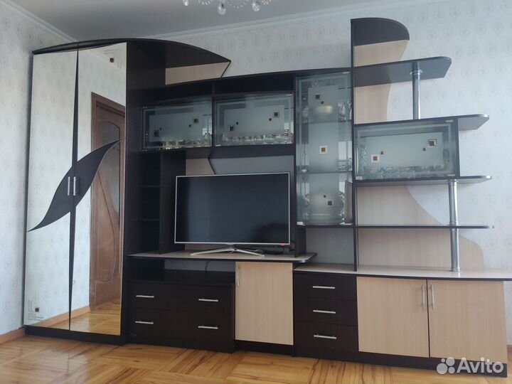 Стенка в гостиную