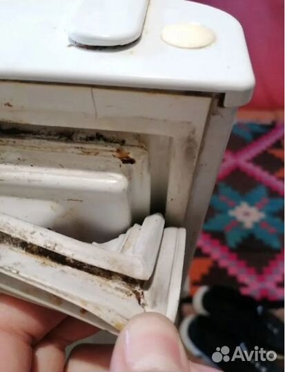 Уплотнитель для холодильника Либхер Kes 42708