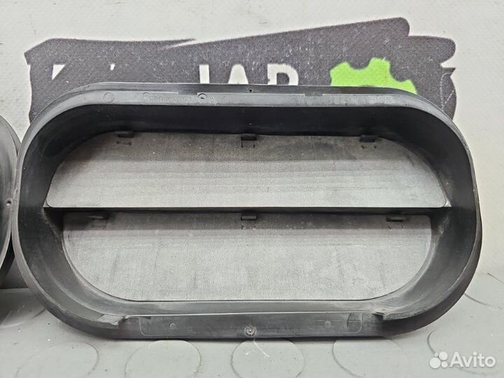 Решетка вентиляционная Audi A3 8V 1.4 czca 2014