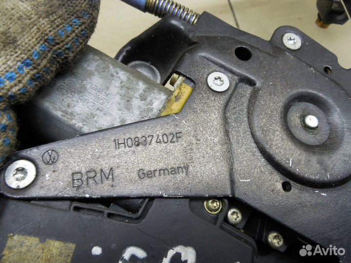 Стеклоподъемник электр. передний правый Golf III/V