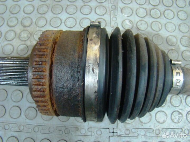 KIA Sportage 3 Полуось передняя правая 2.0 TDI МКПП