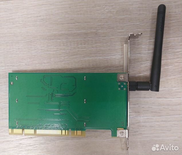 Wi-Fi адаптер D-Link DWA-525 PCI Express