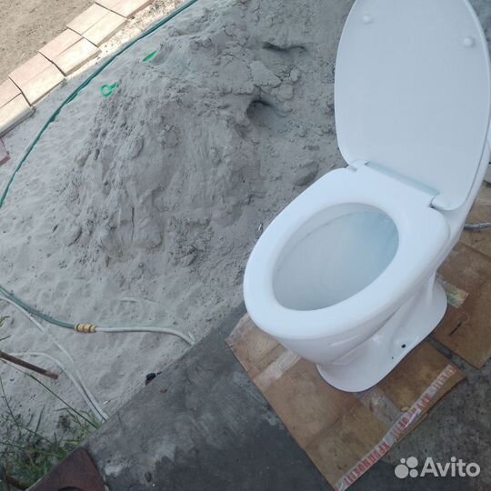 Унитазы и бачки бу