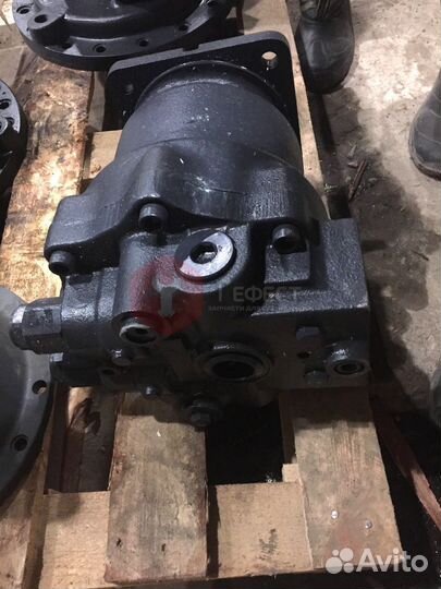 Гидромотор поворота SK260