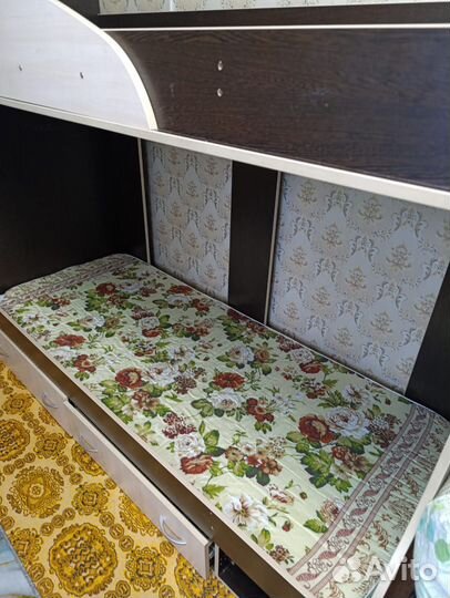 Двухъярусная кровать бу с матрасами