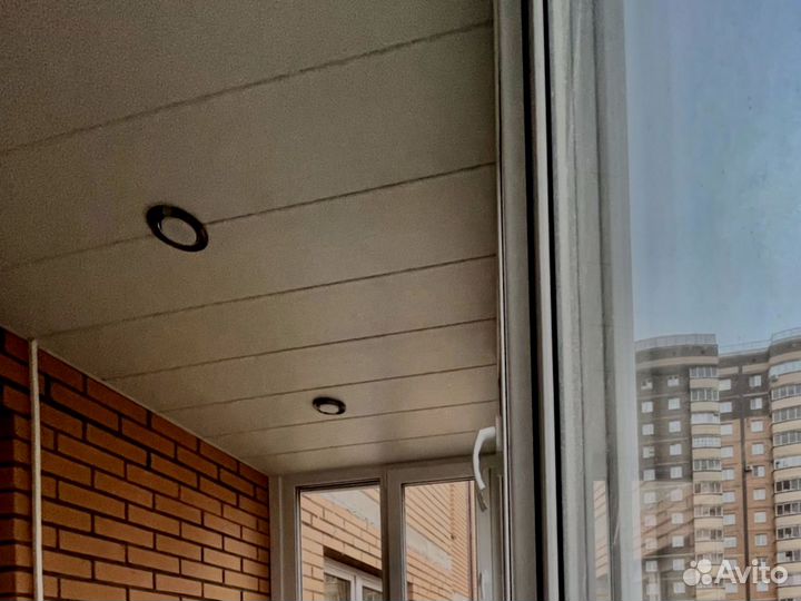 Теплое остекление балкона v-5497