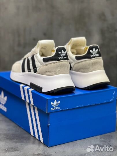 Эксклюзив: Adidas Retropy F2 в черном оформлении