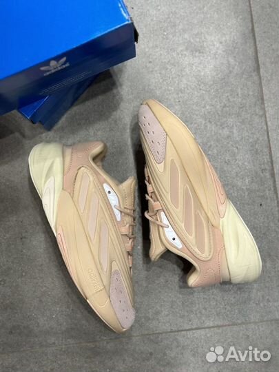 Кроссовки adidas ozelia