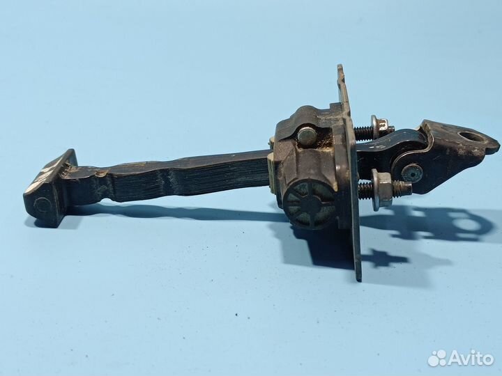 Ограничитель двери для Peugeot 301