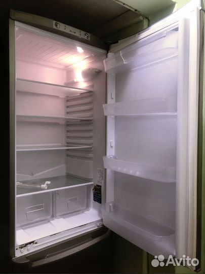 Холодильник indesit nbha20NX