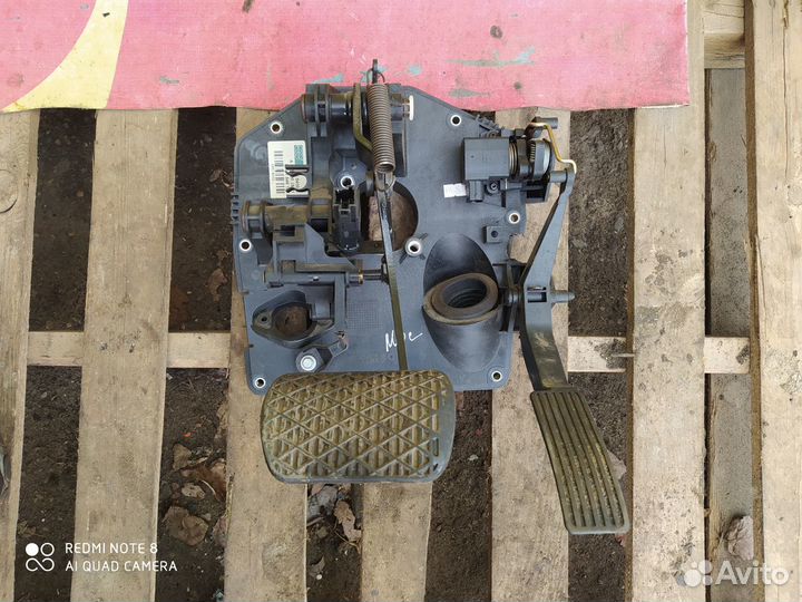 Блок педалей Mercedes-Benz W168