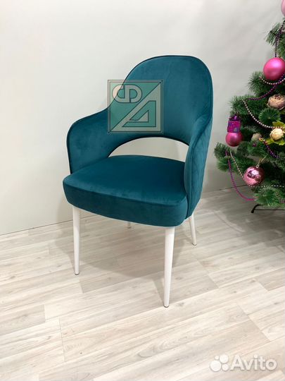 Стул деревянный