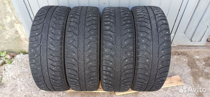 Bridgestone Ice Cruiser 7000 215/60 R17