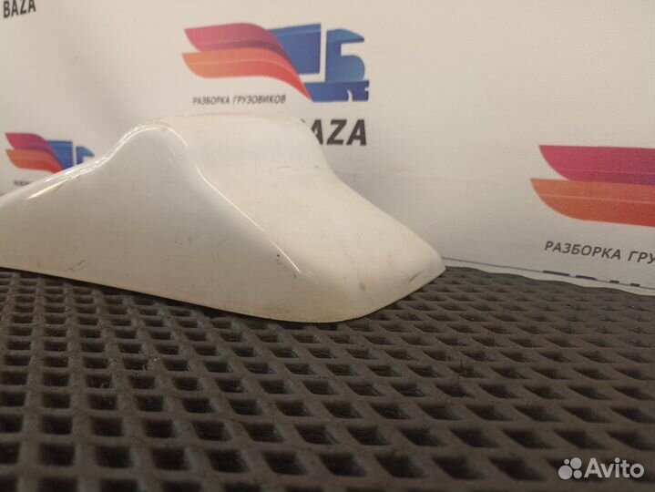 81637320075 Накладка кронштейна зеркала левая