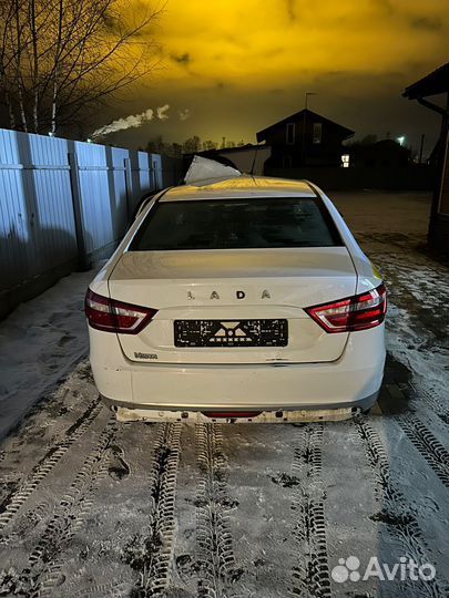 LADA Vesta 1.6 МТ, 2020, битый, 123 000 км