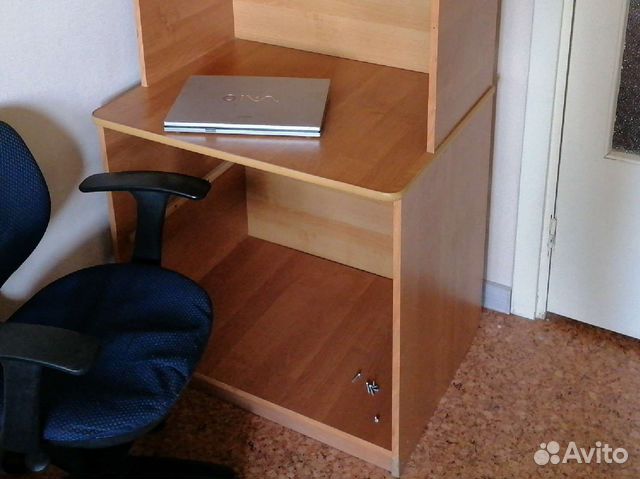 Стол компьютерный