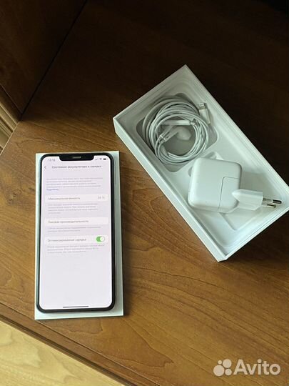 Телефон iPhone xs max