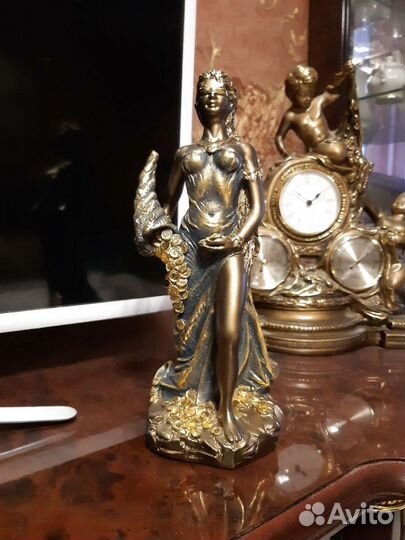 Статуетка фортуна из мрамора