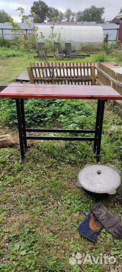 Садовый столик