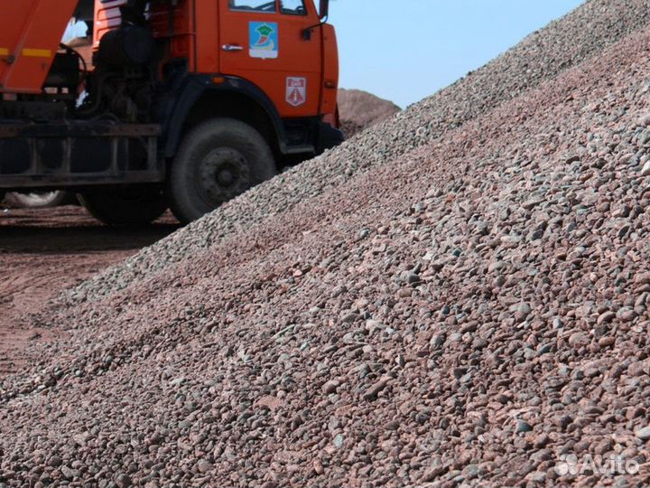 Щебень \ Земля белый с доставкой от трех кубов