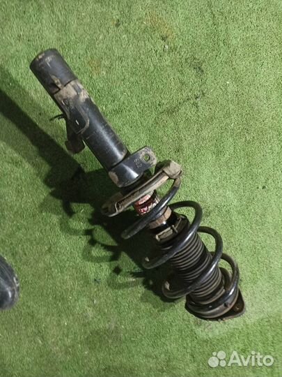 Стойка в сборе передняя левая Ford Focus 2 хэтчбек