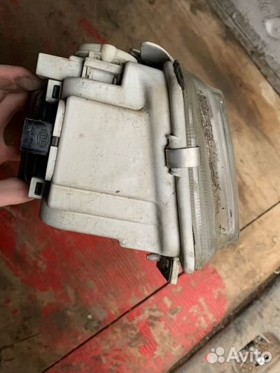 Фара передняя правая на volkswagen Passat B4