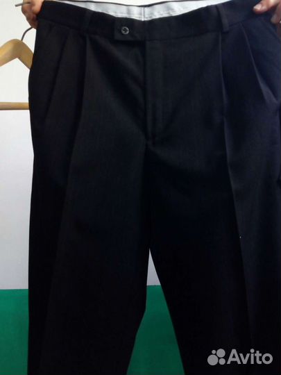 Продам.костюм новый