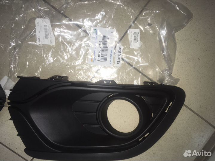 Рамка противотуманной фары Рено Логан 2 с 2014 по