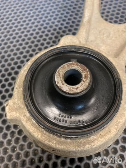 Рычаг подвески передний правый Nissan Teana L33