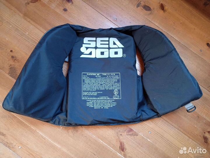 Спасательный жилет гидрожилет SEA-DOO б/у