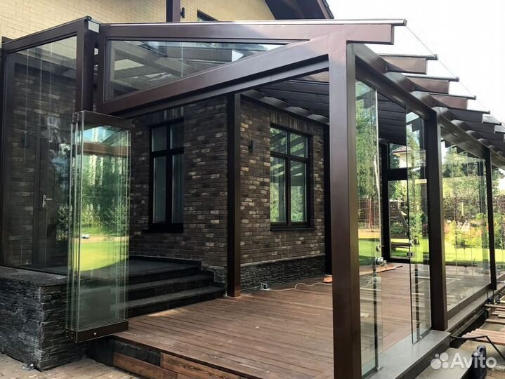 Безрамное остекление террасы, веранды, беседки