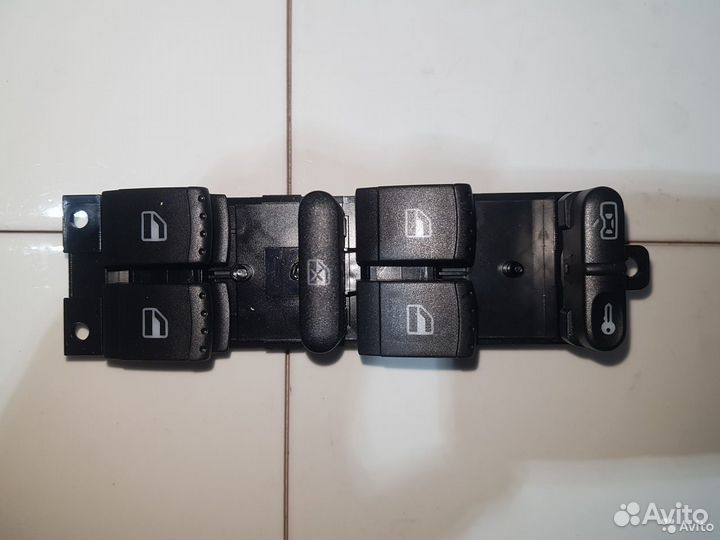Блок управления стеклами VW Touareg 03- новый ориг