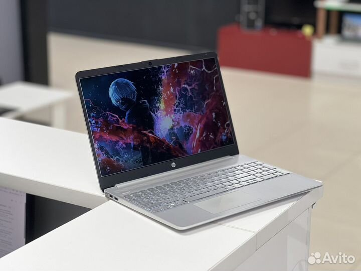 Мощный современный ноутбук HP Laptop