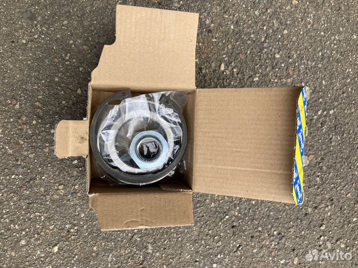 Подшипник передней ступицы SNR R153.46