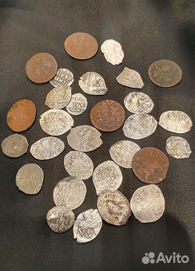 Альбом с коллекционными монетами