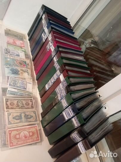 Продаётся коллекция банкнот и монет