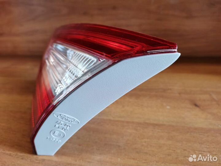 Фонарь внутренний задний правый Ford Focus Iii