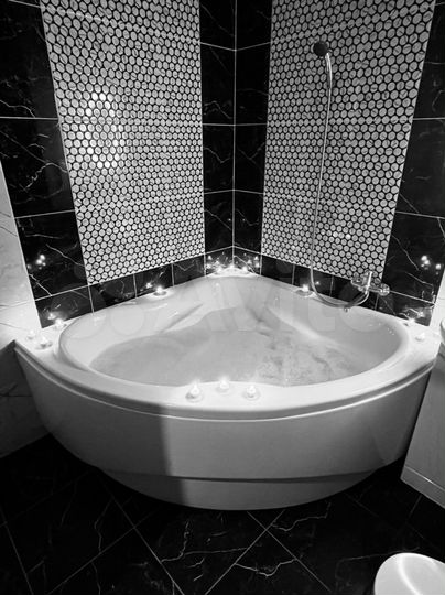 2-к. квартира, 55 м², 1/10 эт.