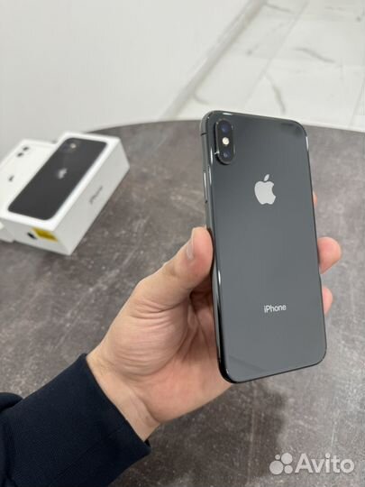 iPhone X, 64 ГБ