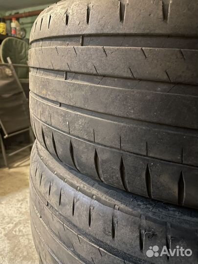Michelin Pilot Sport 4 S 225/40 R19 и 255/35 R19