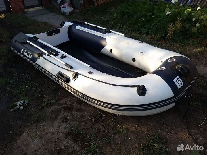 Г.Сарапул Лодка пвх Гладиатор 330