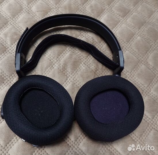 Беспроводные игровые наушники SteelSeries Arctis 7