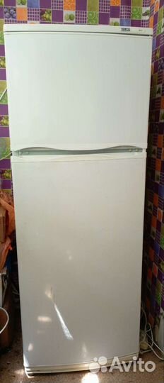 Холодильник на запчасти Атлант двухкамерный