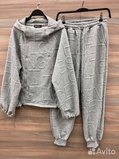 Спортивный костюм